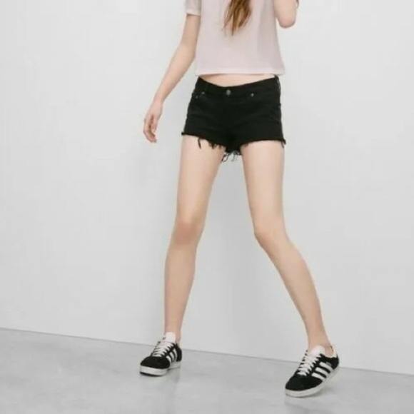 Aritzia Pants - Aritzia Talula The OC Black Frayed Cut Off Denim Jean Shorts Size W 26